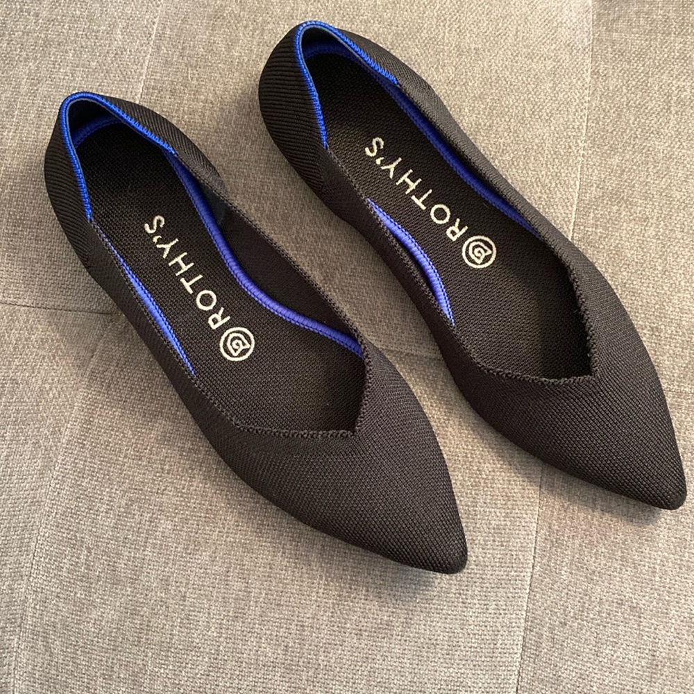 Rothy’s black pointed toe shoe, size 8.5